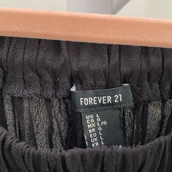 Forever 21 size large black off the shoulder flounce top - Picture 4 of 8